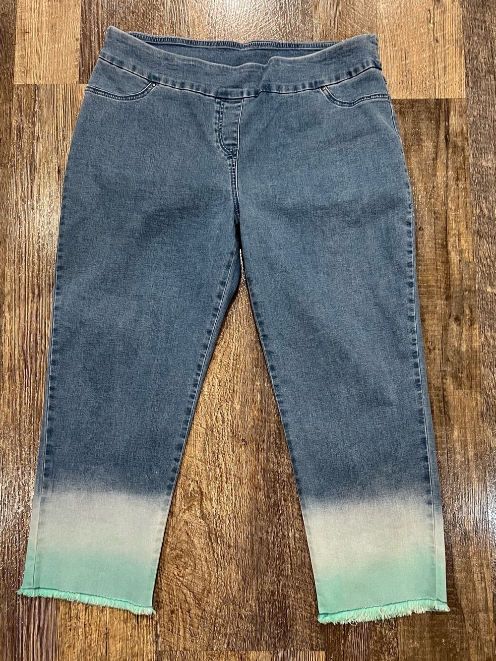 Thin Her Ankle Crop Jeans with Ombré Mint-Dip Hem. Size 18